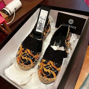 Authentic VERSACE barocco unisex kids shoes. Size 27